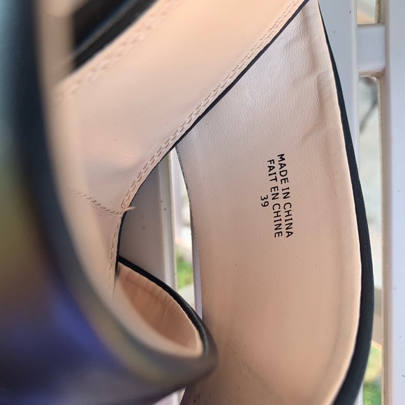 Shoe - Picture 5 of 7